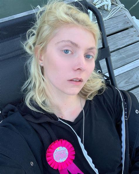 Taylor Momsen Taylormomsen Adicionou Uma Foto Em Sua Respectiva Conta Do Instagram
