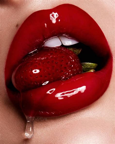 Vlada Haggerty Strawberry season Beautiful lips Arte dos lábios