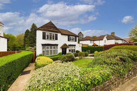 Cuckoo Hill Road Pinner Middlesex Ha5 4 Bed Detached House £1500000