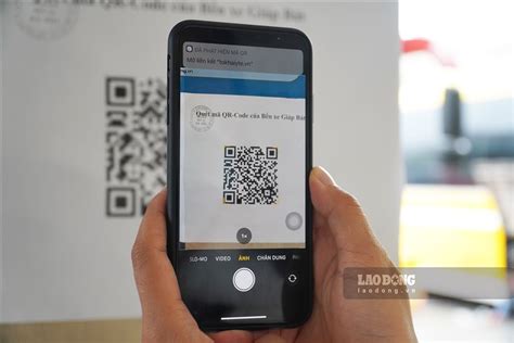Tại ubnd phường ô chợ dừa (đống đa) cũng đã triển khai việc khai báo y tế bằng mã qr code. Hà Nội: Chờ cả tiếng xe vẫn chỉ có 6 khách dù đã bỏ giãn ...