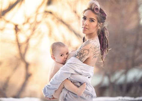 Stunning Photos Of Moms Breastfeeding Outside Show Nursing In Public Is Ok In 2020