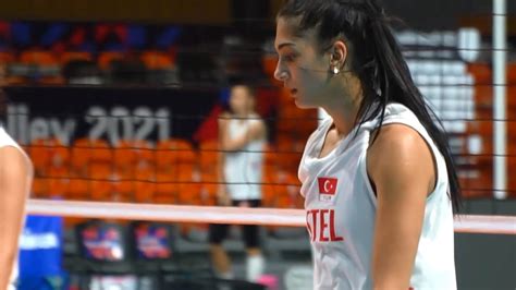 Zehra Güneş Baladin Erdem And Other Turkish Players At Practice In Euro Volleyw 21 Youtube