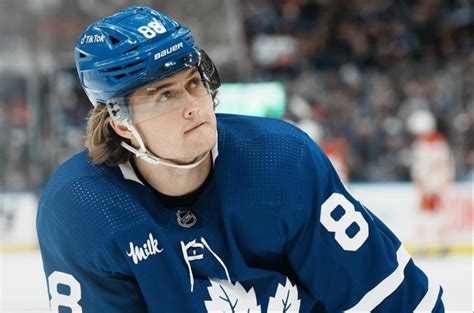 Nylander Dazzles With Overtime Winner As Maple Leafs Beat Wild