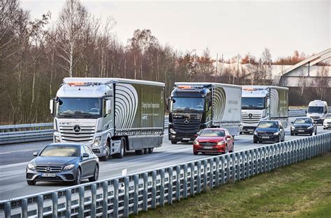 Daimler Trials Convoy Of Connected Autonomous Lorries Autocar