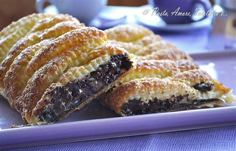 Visualizza altre idee su dolci al cioccolato, dolci, cioccolato. Strudel veloce al cioccolato | ricetta dolce