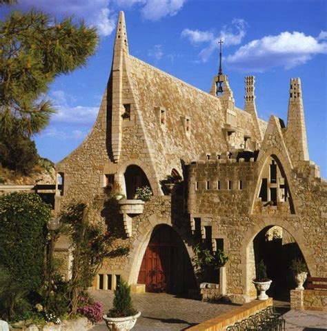 Bodegas GÜell Del Garraf GaudÍ La MansiÓn De Mis SueÑos Frustrados