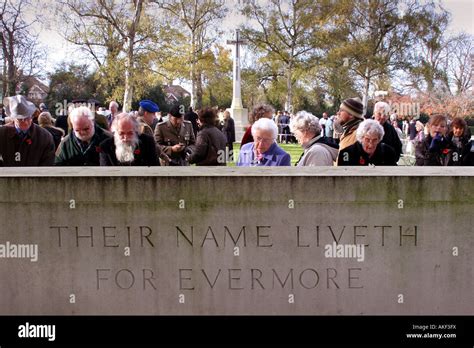 remembrance sunday memorial service Stock Photo - Alamy