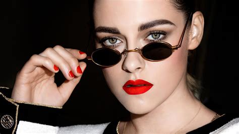 Kristen Stewart With Glasses Is Wearing White Dress And Red Lipstick In Black Background 4k Hd