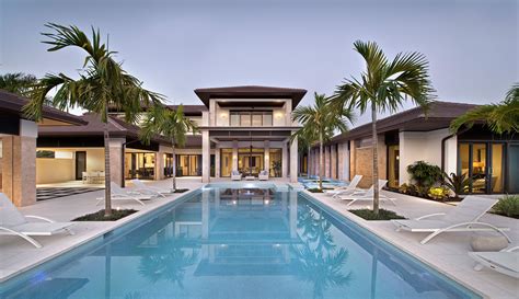 Custom Dream Home In Florida With Elegant Swimming Pool