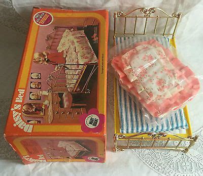 Vintage Rare Mary Quant Daisy Doll Bedroom Furniture Pink Bed Bedding