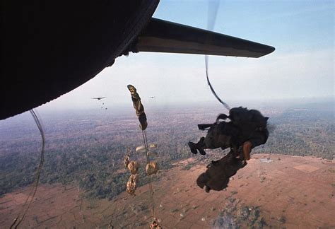 Vietnam War 1967 Parachute Combat Jump In Vietnam War Flickr