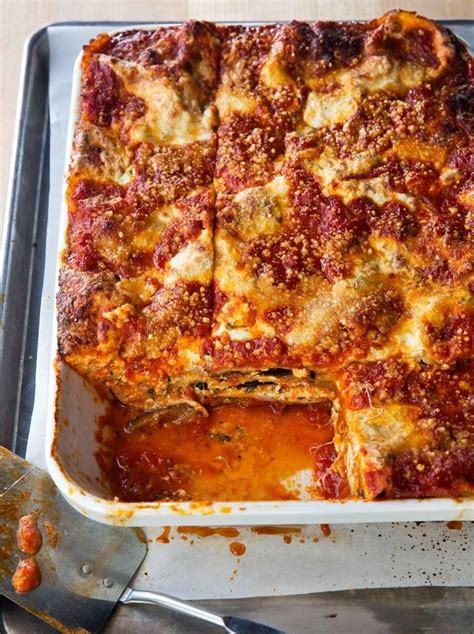 Sliced mushrooms, red bell pepper, and shallots are layered with three cheeses and a homemade white sauce in this delicious vegetarian lasagna. Roasted Vegetable Lasagna | Recipe | Roasted vegetable ...