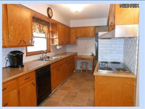 Welcome to vintage kitchen's online portfolio of completed projects. vintage birch kitchen cabinets - Google Search | Diy kitchen remodel, Birch kitchen cabinets ...