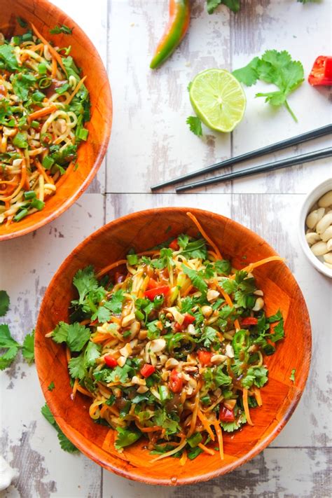 Veggie Pad Thai With Peanut Sauce