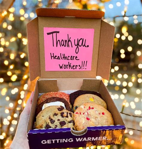 Insomnia Cookies offers free treats for healthcare workers | ABC6