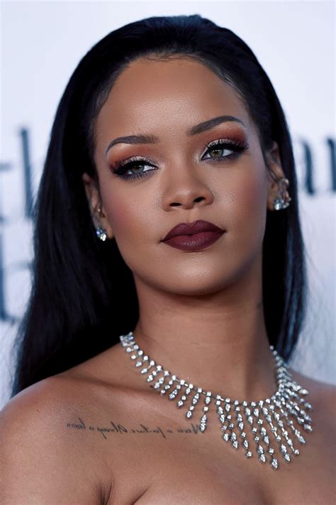 Smokingsomethingwithrihanna Rihanna Makeup Rihanna Rihanna Looks