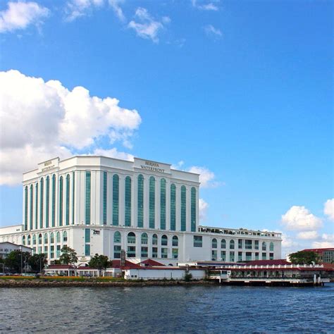 Along with 4 restaurants, this hotel has an outdoor pool and a nightclub. Hotel Johor Bahru | Berjaya Waterfront Hotel Johor Bahru ...