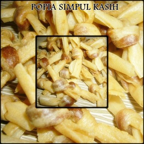 Masukkan inti dan gulung kemas. HASIL TANGAN GADIS KAMPUNG: RESEPI: POPIA SERUNDING SIMPUL ...
