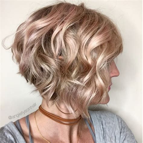 Wavy Inverted Bob With A Hint Of Pink In 2019 Short Hair Styles Bob