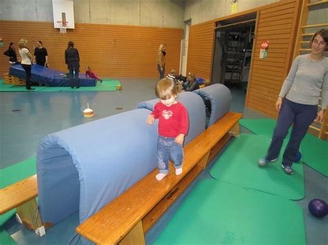 kinderturnen bewegungslandschaften in 2022 kinderturnen turnen mit kindern kinder gymnastik