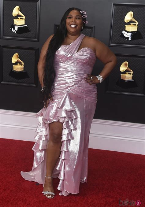 The event will take place three months. Lizzo en la alfombra roja de los premios Grammy 2021 ...