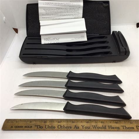 Pampered Chef Steak Knife Set Of 4 With Plastic Case And Built In