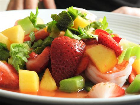 The fresh thai shrimp salad is topped with crispy onions and roasted peanuts, giving it a great crunch. Strawberry Peach Shrimp Thai Salad (ยำสตอเบอรรี่ลูกพีชสด ...