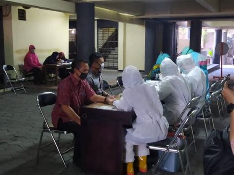 Rapid Test Massal Di Sekwan DPRD Jatim 4 Orang Reaktif Neo Demokrasi