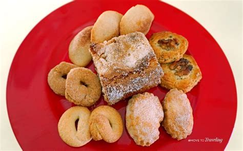 Filled with a mixture of nuts, sugar and aniseed. Typical Spanish Christmas Dessert : Spanish Christmas Food Recipes Lovetoknow : Typical dessert ...