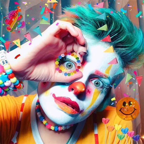 Pin By Jade Foy On Clownin Around Clown Makeup Cute Clown Anime