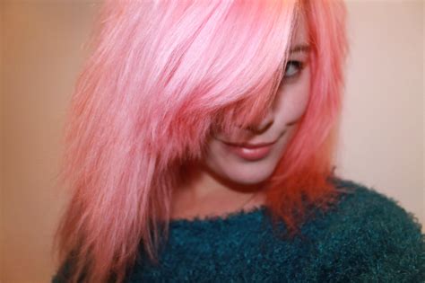 In some cases, hair toner is applied to bleached hair before using a hair dye. BLEACH London - Awkward Peach Hair Dye review.