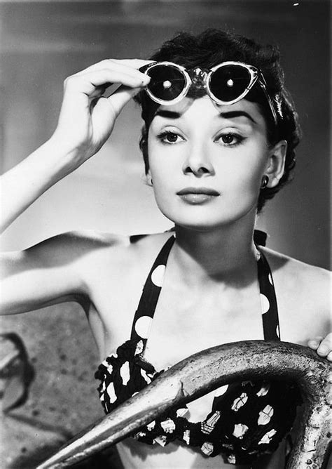 Audrey Hepburn Glasses 2 Hollywood Glamour Classic Hollywood Old Hollywood Hollywood Icons