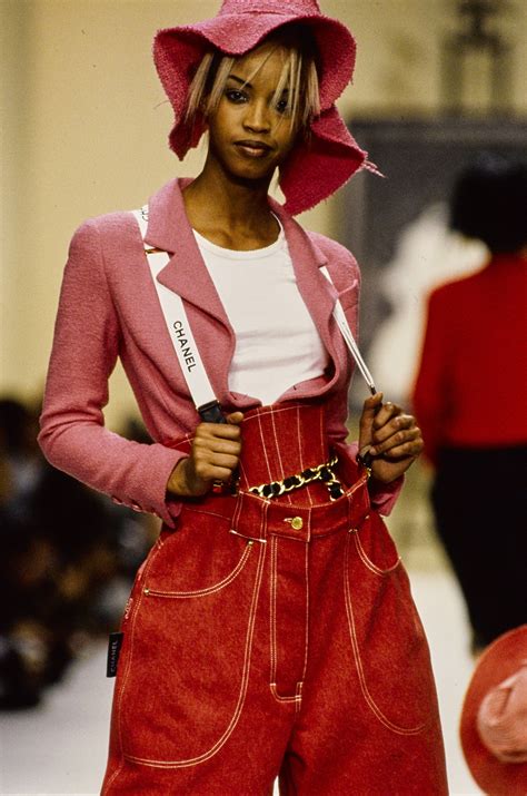 Chanel In The 90s The Best Supermodel Runway Moments Including Kate