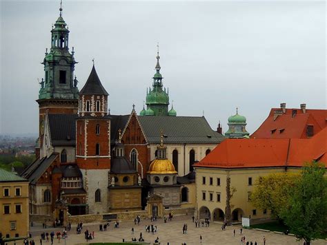 Krak W Wawel Katedra Kaplica Zygmuntowska Atrakcje Turystyczne Krakowa Ciekawe Miejsca