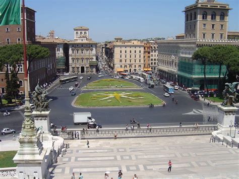 Piazza Venezia - Roma Luxury - THE BEST LUXURY IN ROME TO HAVE VIP ...