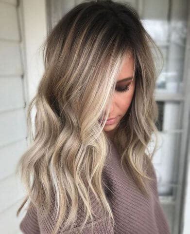 Although blonde hair isn't something commonly seen sprouting naturally from the heads of melanin goddesses, this family of hues still looks so gorgeous fair skin tones. 11 Blonde Hair Color Shades for Indian Skin Tones