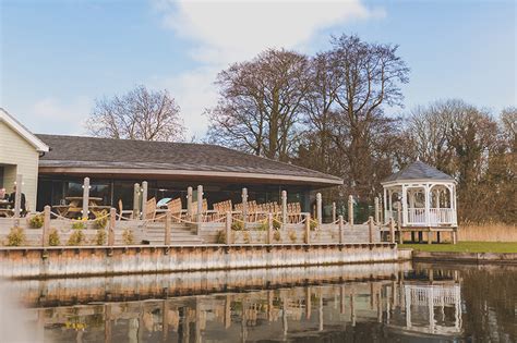 The Boathouse Norfolk Wedding By Lincolnshire Wedding Photographers