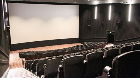 movie theatres where you can drink 7 dc theaters you can actually booze in thrillist