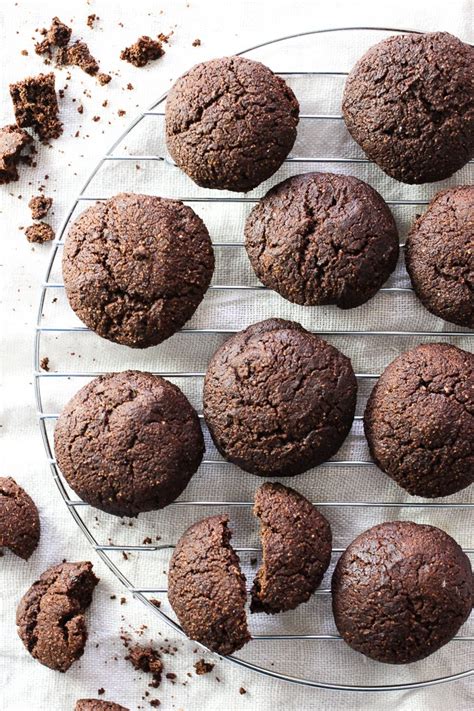 If you prefer them a bit crisp, wait until they've cooled before biting into one (or several). Almond Flour Chocolate Cookies Grain & Dairy Free | MariaUshakova.com
