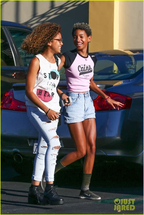 Willow Smith Gets Into A Serious Laughing Fit At Lunch Photo 3202433 Willow Smith Photos