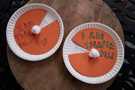 Momfessionals Thanksgiving Craft Ideas