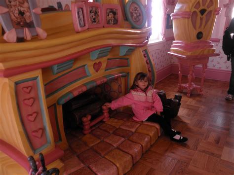Inside Minnies House Can You Believe Its Not There Anymore Minnie