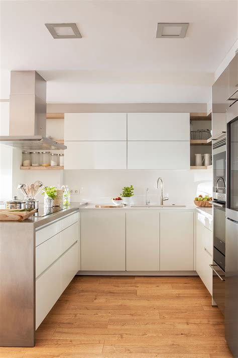 Encuentra todo lo que buscas en iluminación de baño y cocina al mejor precio. Cómo iluminar la cocina: 20 claves