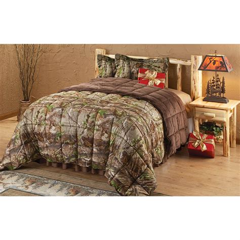 Also called camo bedding for short this group of bedding materials encompasses a large variety of colors and camouflage patterns. Realtree® APG® Camo Tricot Comforter Set - 143103 ...