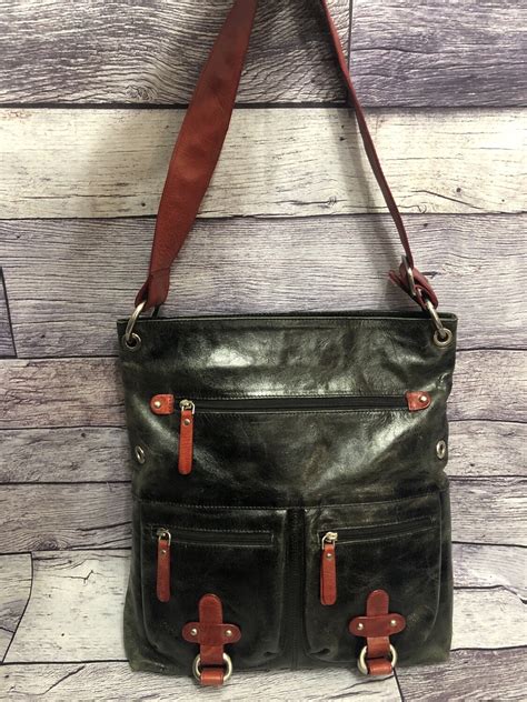Yl New York London Blackred Distressed Leather Handbag
