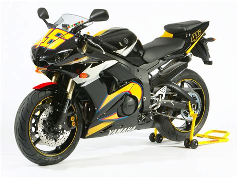 Great savings & free delivery / collection on many items. 2005 YAMAHA YZF-R6 R46 Motorcycle pictures