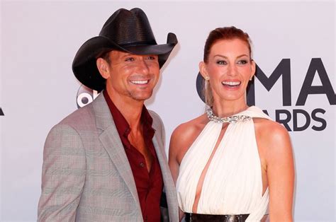 tim mcgraw goes shirtless in men s health shows off eight pack and biceps