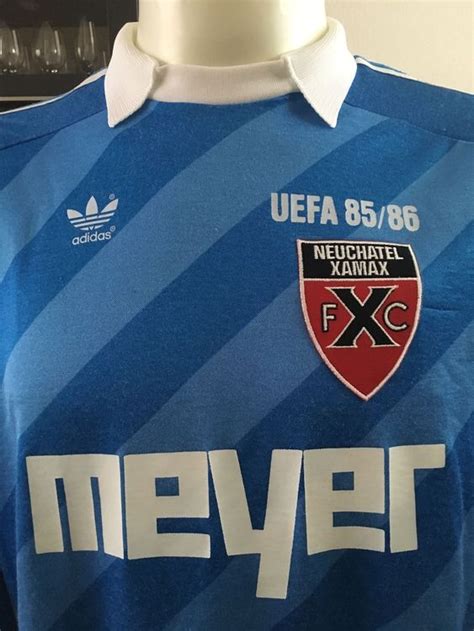 Стад де ля маладьер , neuchatel , швейцария. NEUCHATEL XAMAX # 21 CORMINBOEUF 1985/86 kaufen auf Ricardo