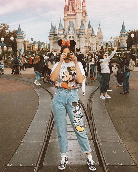 𝙿𝙸𝙽𝚃𝙴𝚁𝙴𝚂𝚃 𝚊𝚛𝚒𝚋𝚎𝚝𝚝𝚎𝚛𝚕𝚢 Disney Outfits Disneyland Outfits Retro Disney