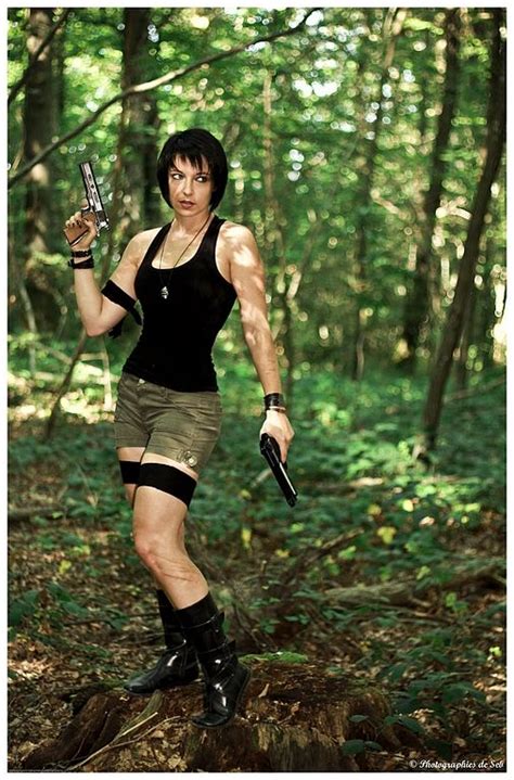 Tomb Raider Lara Croft Cosplay